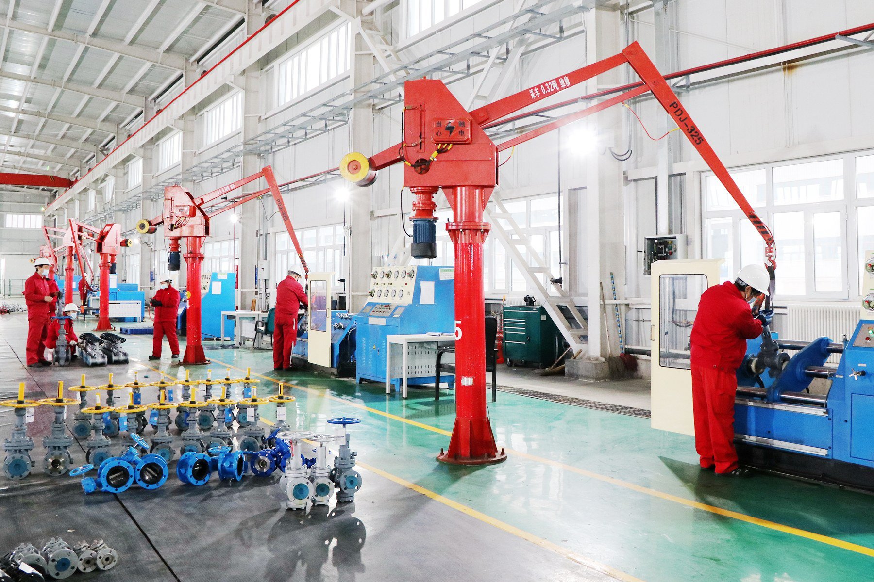 实验检测研究院员工正全力做好油田现场阀门检测工作,为新疆油田公司提质增效、增油上产打好“地基”。
本报通讯员 朱学民 摄